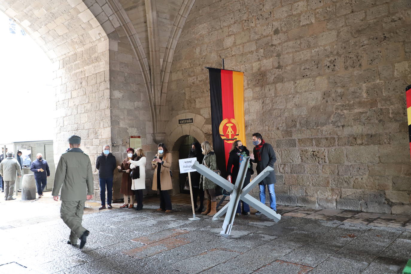 Fotos: Burgos recrea los pasos fronterizos del Berlín dividido