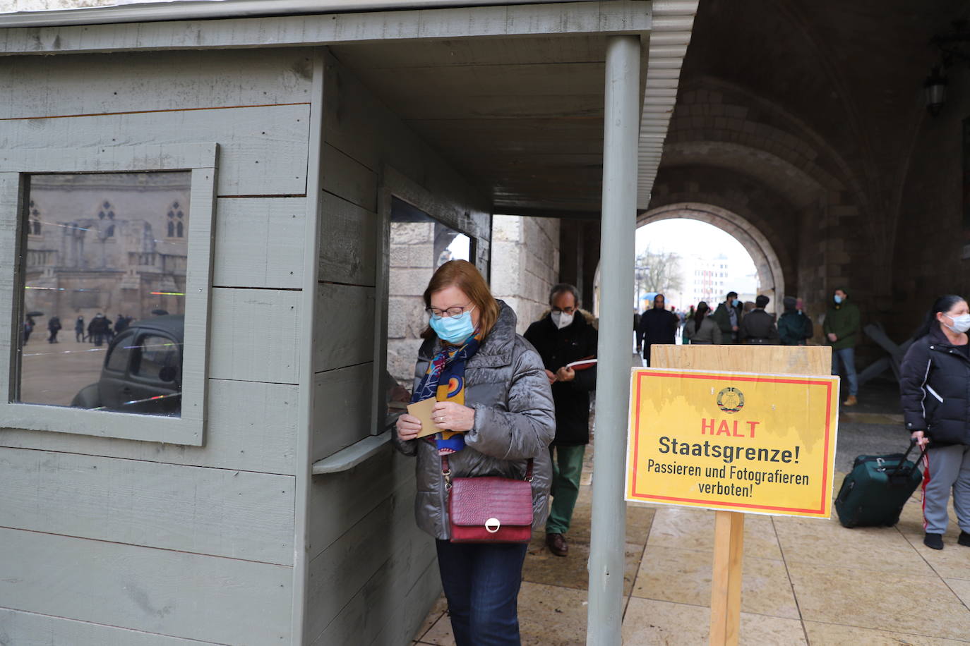 Fotos: Burgos recrea los pasos fronterizos del Berlín dividido