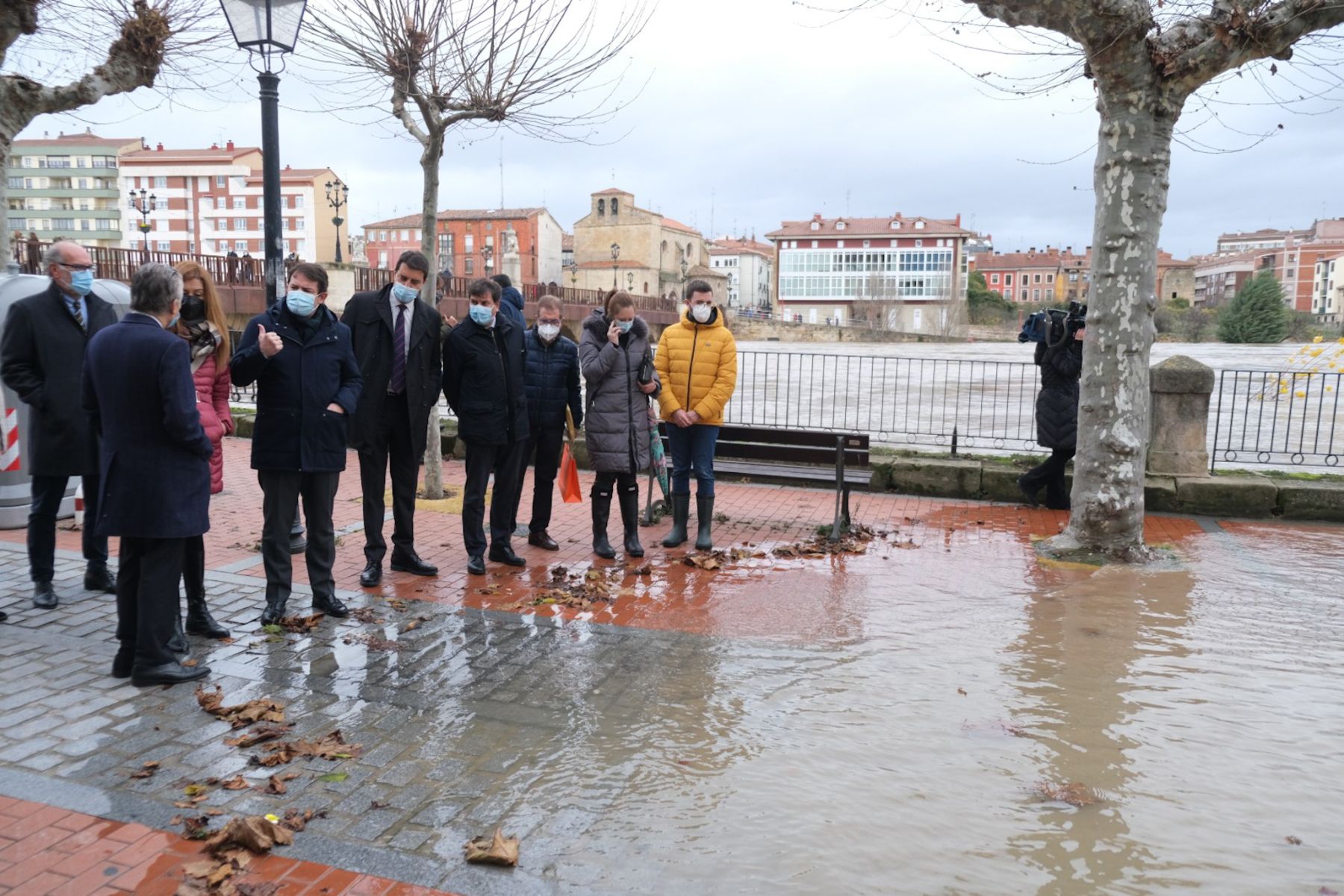 Fotos: El agua se retira de Las Merindades y Miranda