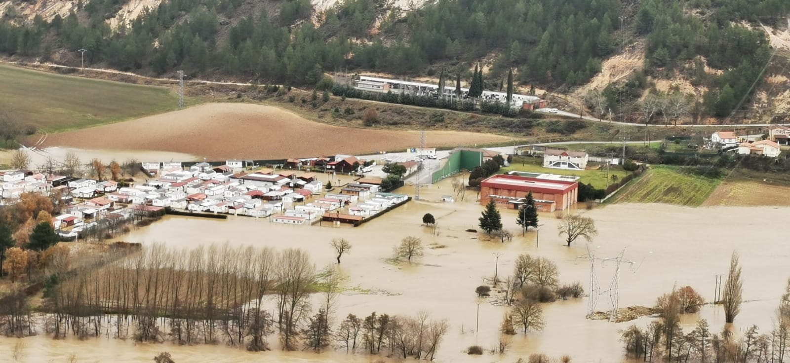 Fotos: El agua se retira de Las Merindades y Miranda