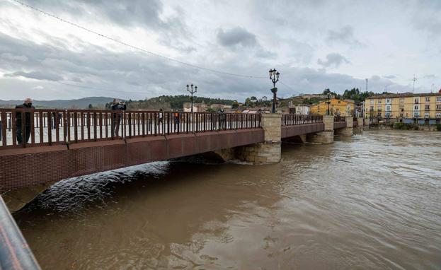 El Gobierno declarará 'zona catastrófica' los pueblos afectados por la crecida del Ebro y las fuertes lluvias