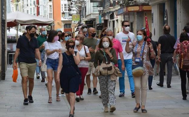 Seis meses sin mascarilla en exteriores: de los 16 casos de media en junio a los 250 actuales en Burgos