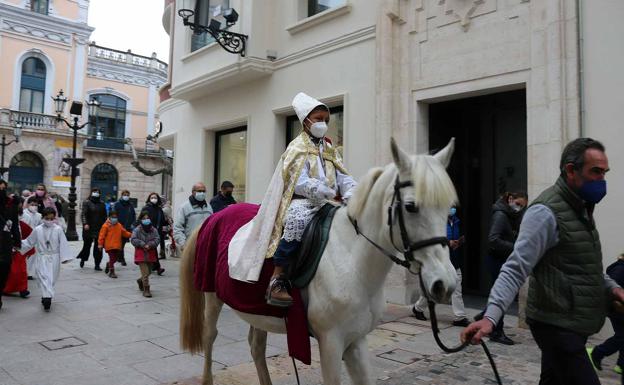 Imagen. El Obispillo ha podido recorrer las calles de Burgos este 28 de diciembre.