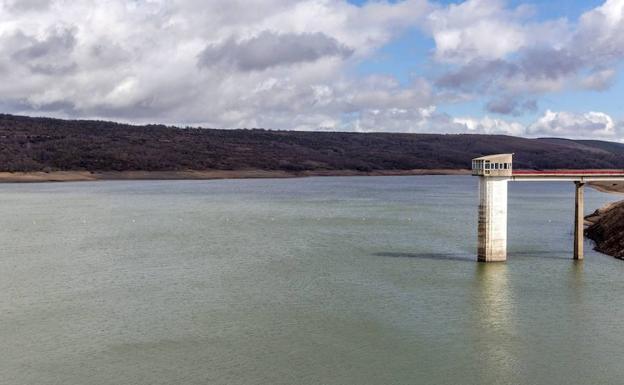 Las últimas lluvias no son suficientes para Burgos, un 14,76 % menos de agua embalsada en un año