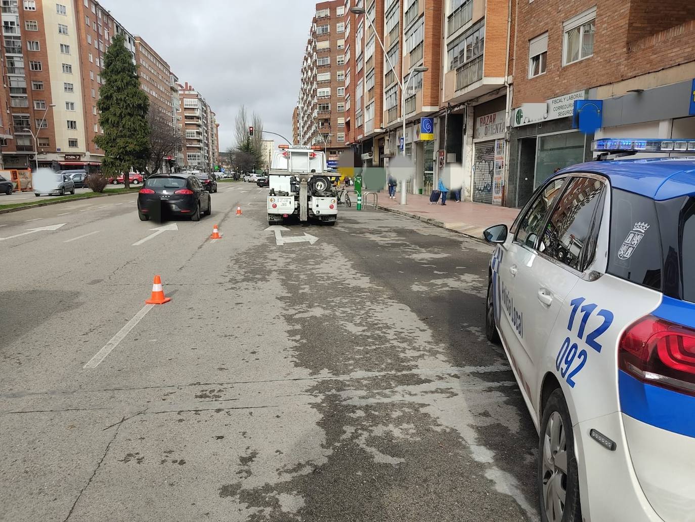 Grúa municipal en el recorrido de la Cabalgata de Reyes en Burgos.