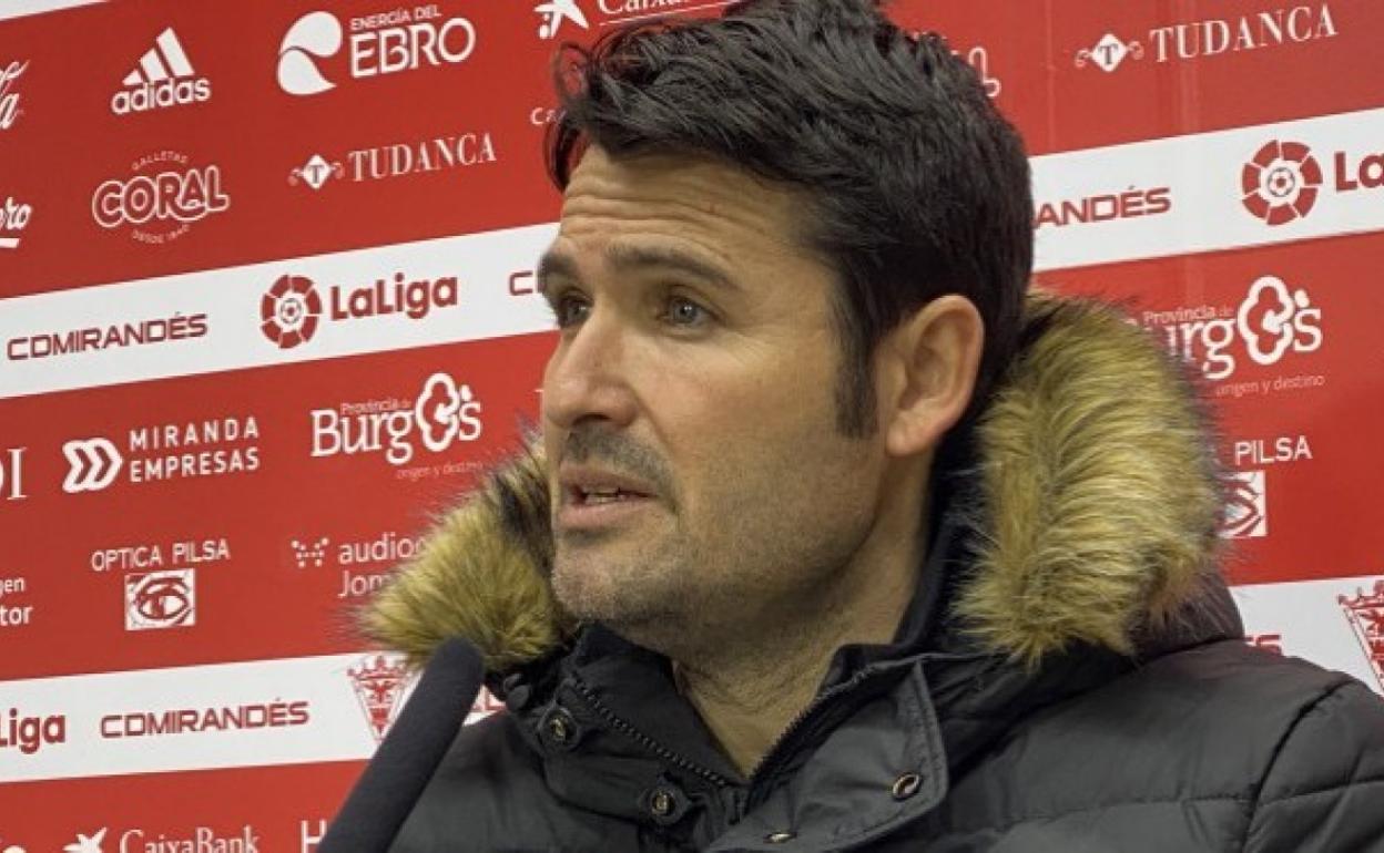 Lolo Escobar, entrenador del Mirandés.