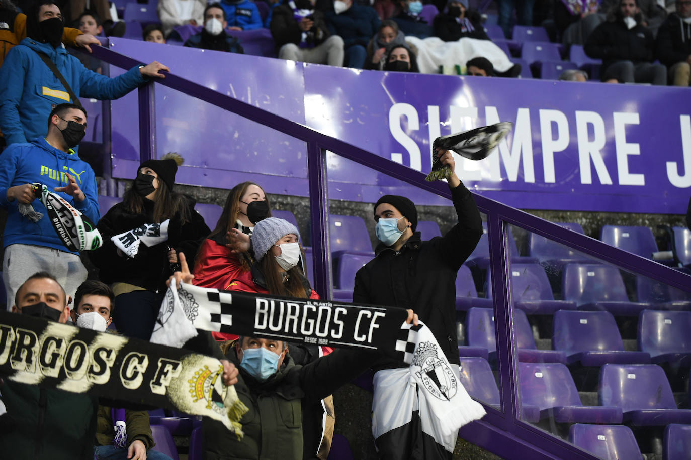 Centenares de aficionados del Burgos CF se hicieron notar en Valladolid.