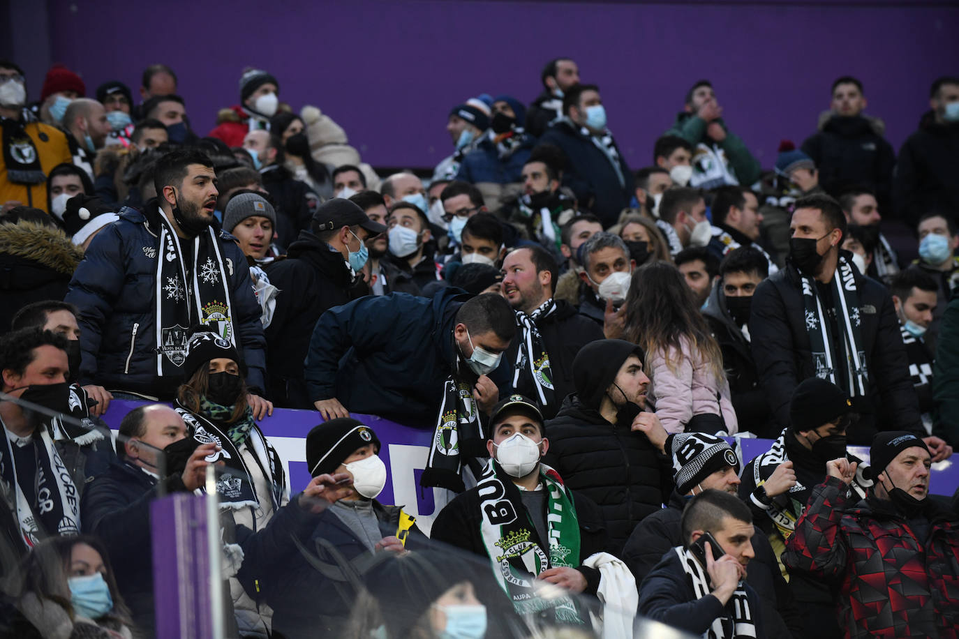 Centenares de aficionados del Burgos CF se hicieron notar en Valladolid.