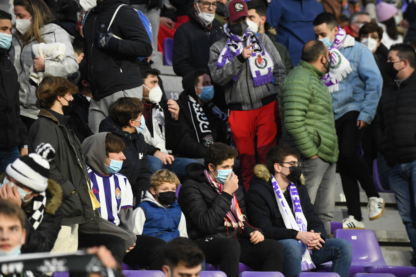 Centenares de aficionados del Burgos CF se hicieron notar en Valladolid.