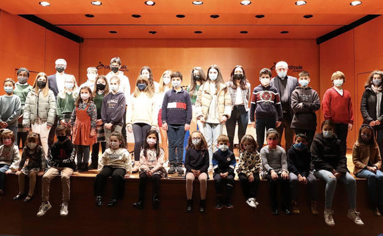 Foto de famlia de los ganadores del concuso. 