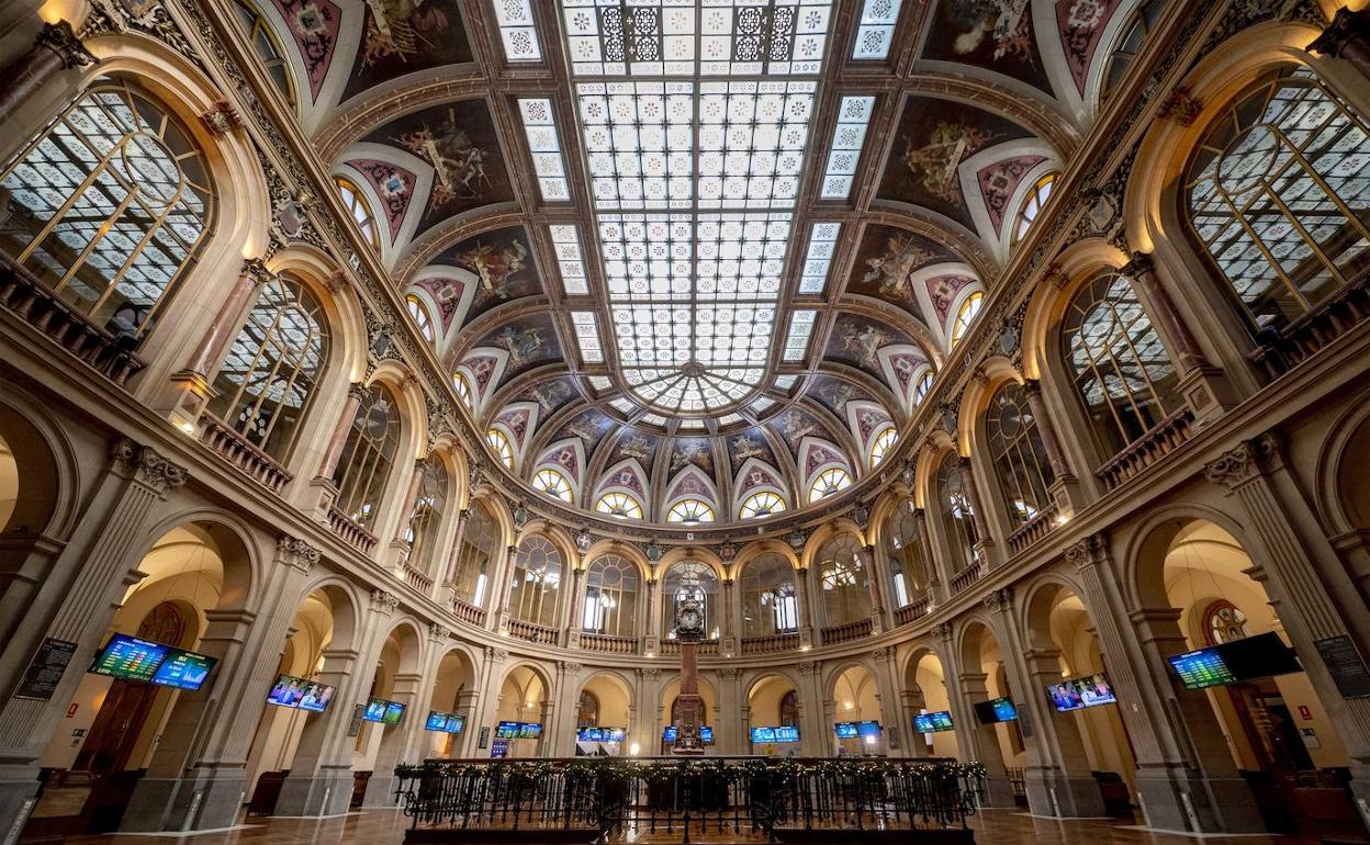 Interior de la Bolsa de Madrid. 