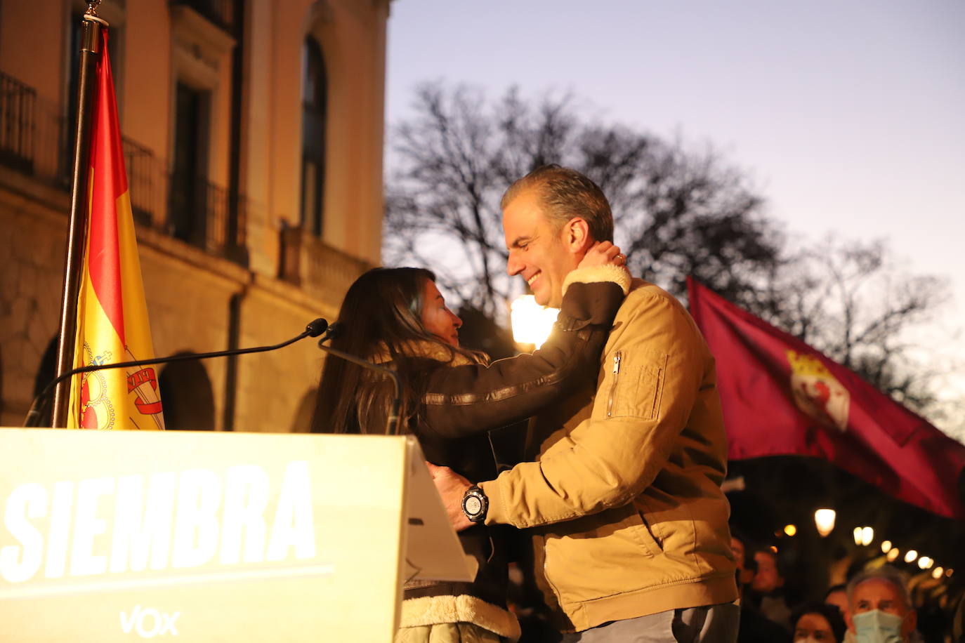 Ortega Smith y Macarena Olona acompañan al candidato a la presidencia de la Junta por Vox en el inicio de campaña.