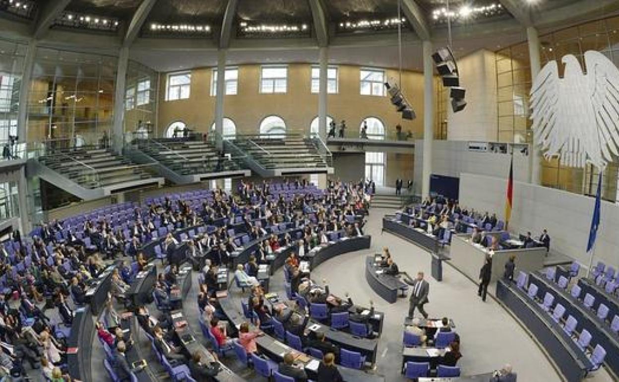 Vista general de la sesión extraordinaria del parlamento alemán en Berlín.