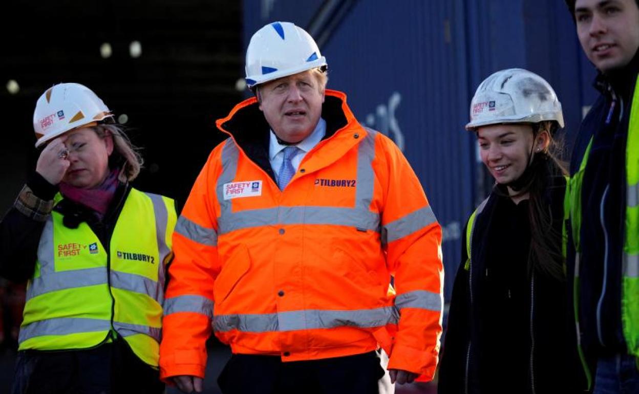 El primer ministro británico Boris Johnson en Tilbury Docks. 