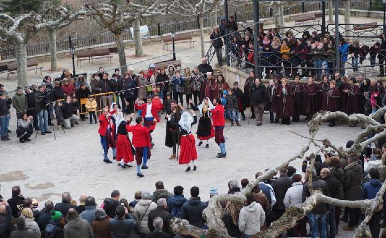 Imagen de archivo de la Danza del Escarrete. 