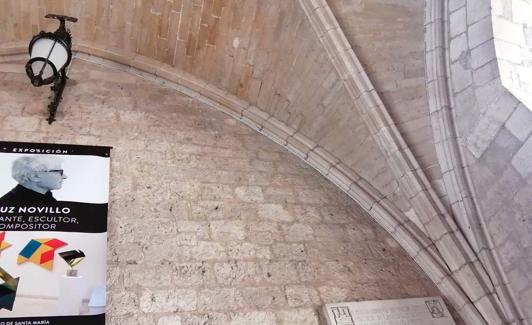 El cableado se ha cambiado y ahora es más discreto en el Arco de Santa María.