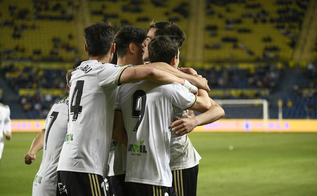 El Burgos celebra el gol frente a la UD Las Palmas.