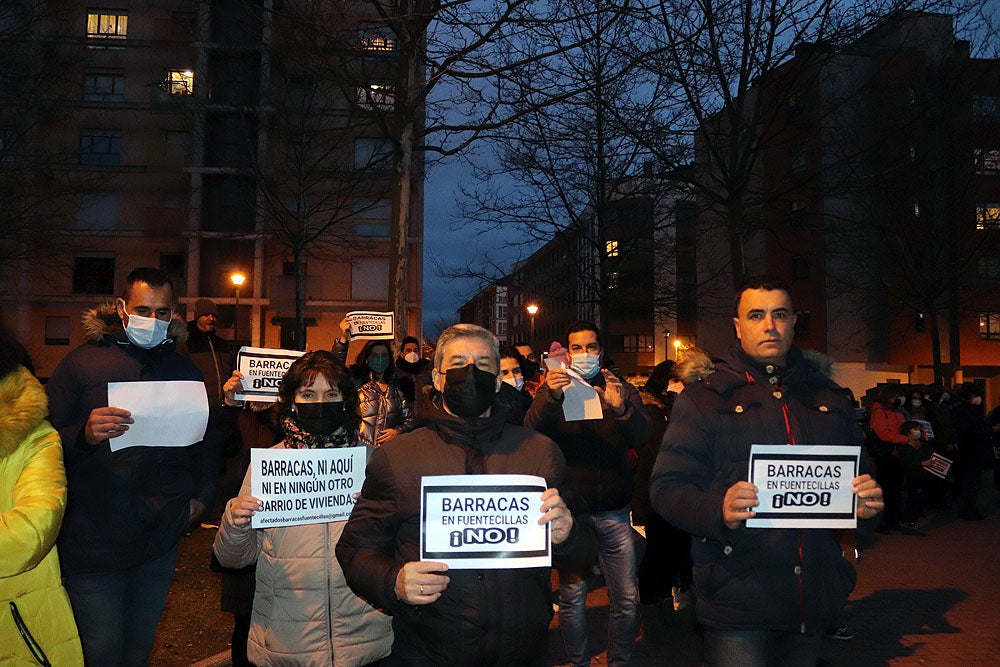 Fotos: Los vecinos de Fuentecillas protestan contra las barracas