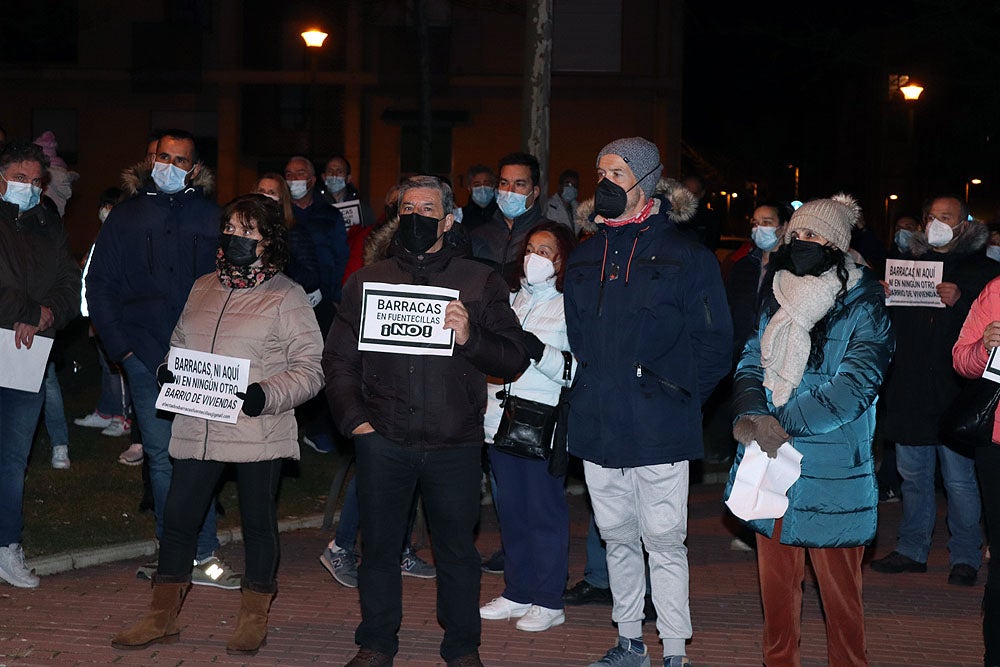 Fotos: Los vecinos de Fuentecillas protestan contra las barracas