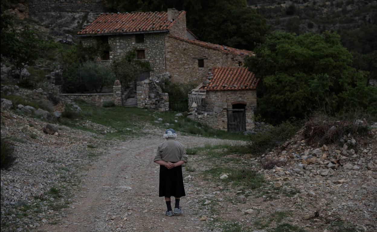 Imagen de un pueblo español de menos de 200 habitantes.