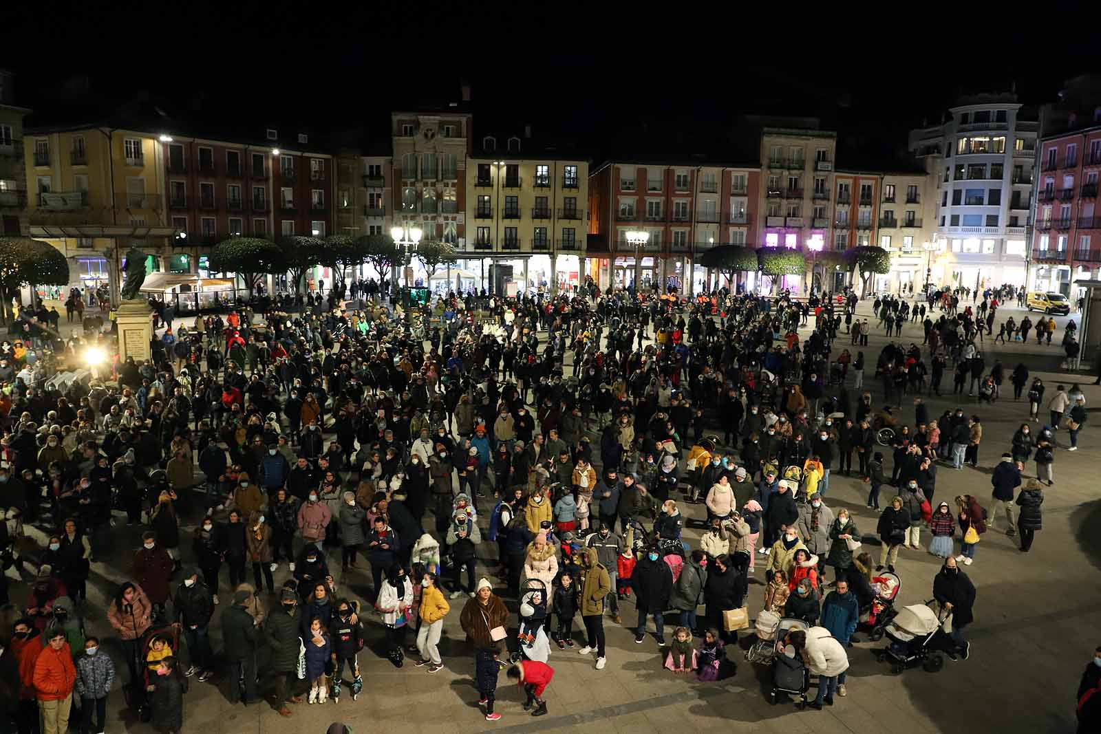 El pregón de Carnaval ha vuelto al balcón del Ayuntamiento.