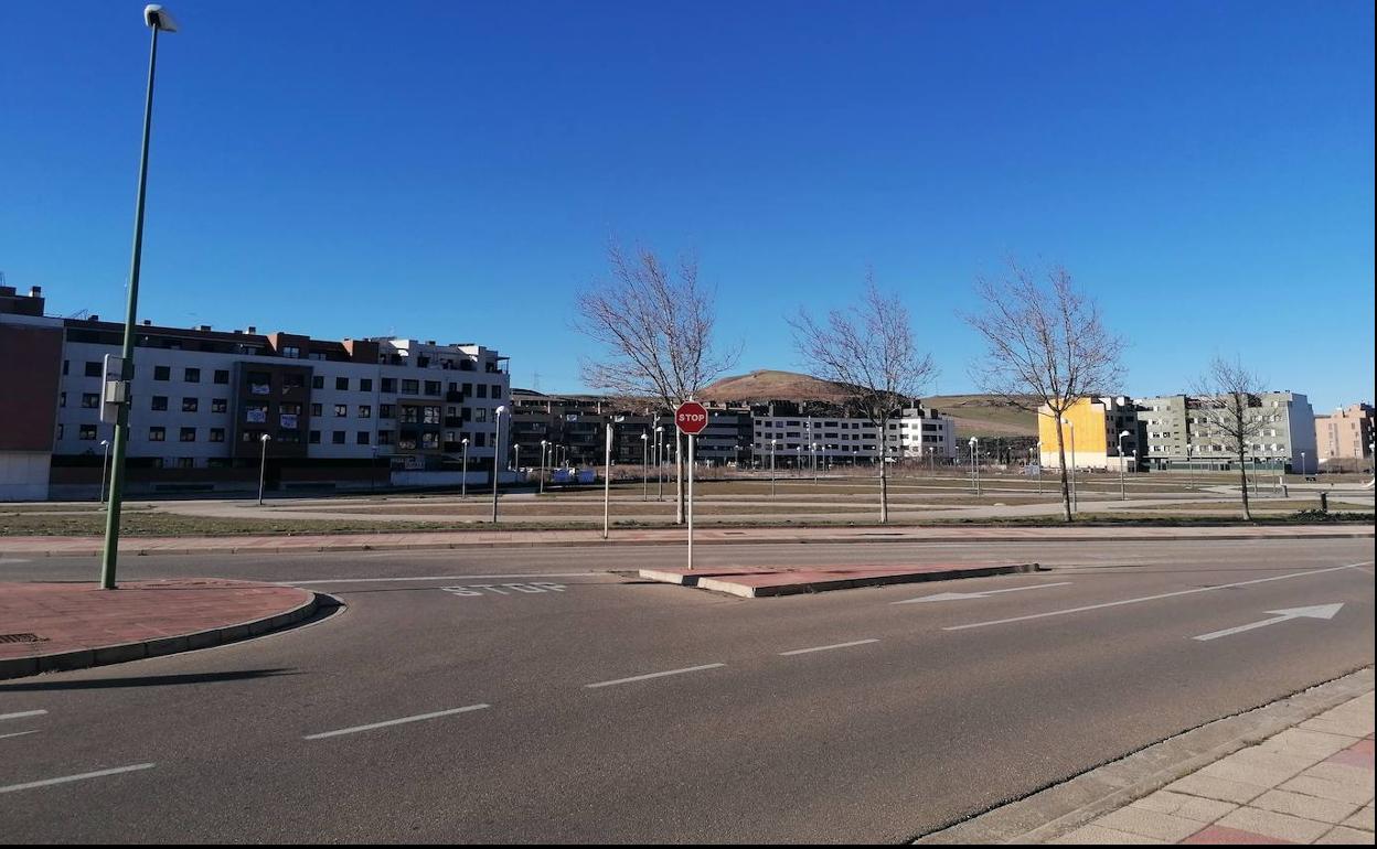 Se dará seguridad al cruce entre Óscar Romero, calle Murcia y Antonio Acuña, en Fuentecillas.