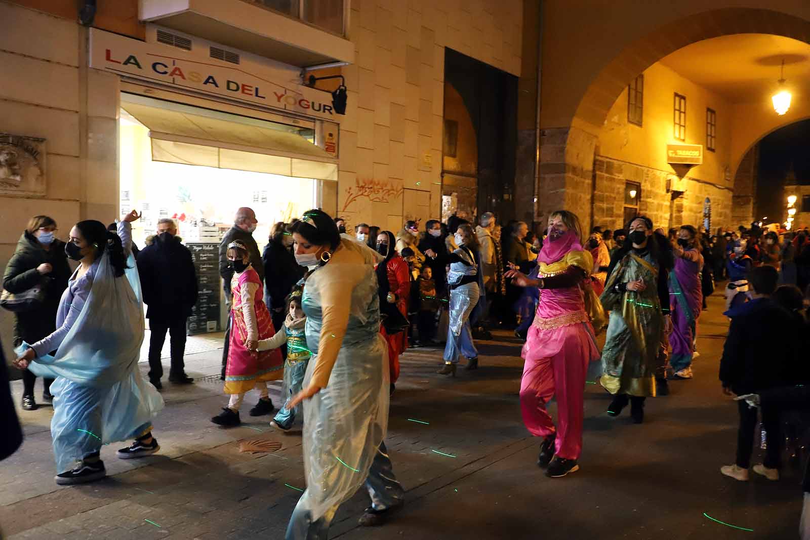 El genio de Aladín viaja en su alfombra