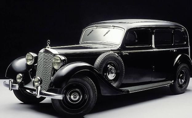 El Mercedes Benz 260 D es el primer turismo para pasajeros fabricado en serie con un motor diésel