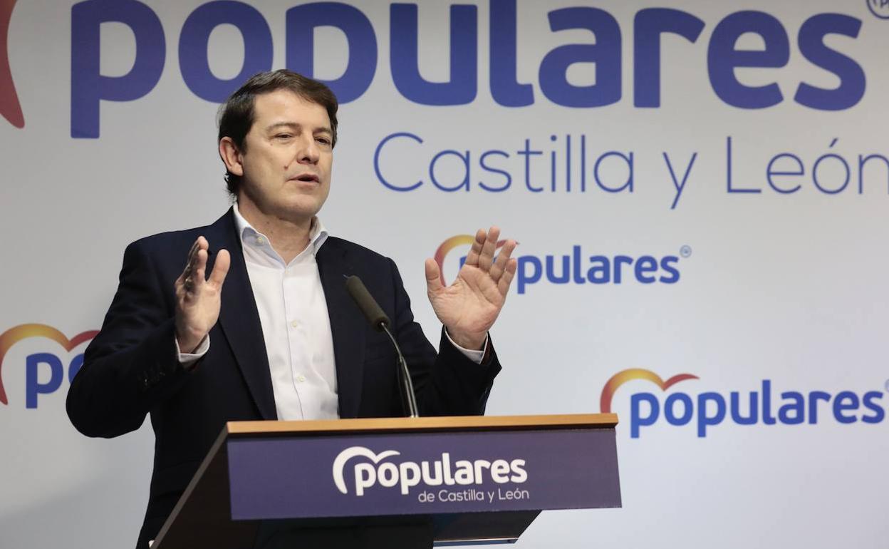 Alfonso Fernández Mañueco, durante su comparecencia tras la reunión del comité de dirección del PP en Castilla y León. 