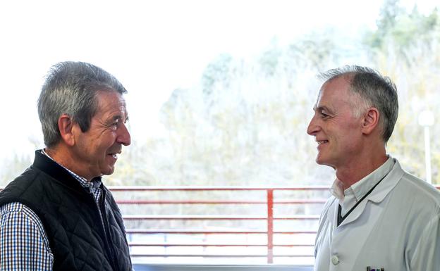 Los doctores Juan José Aliende, coordinador del PAIME, y Félix Martín Herguedas, coordinador de la atención psiquiátrica del programa. 