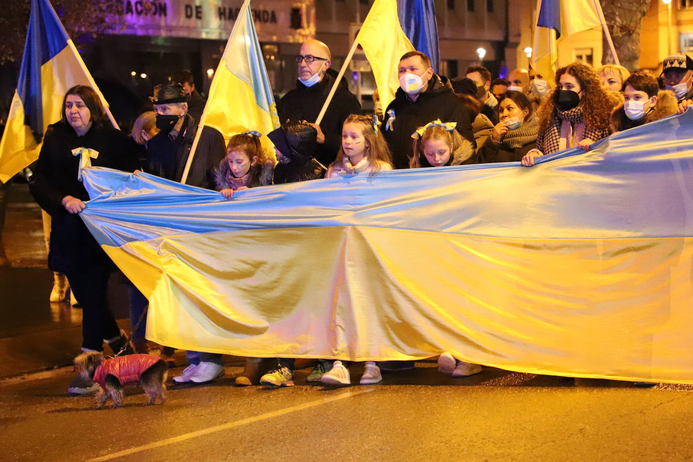 La comunidad ucraniana y los burgaleses, unidos en la manifestación por la paz en las calles de Burgos