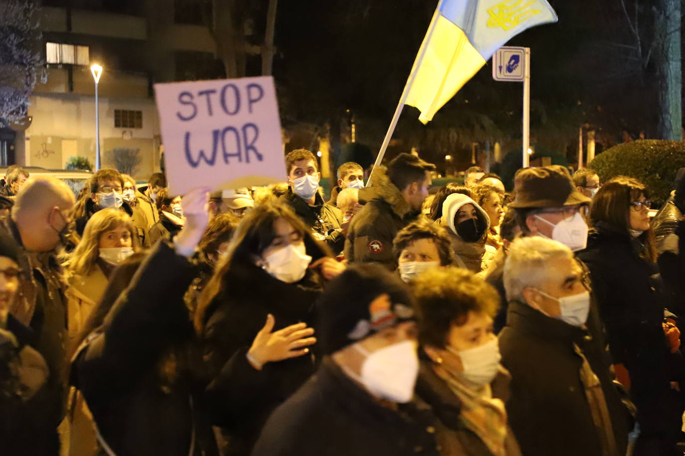 La comunidad ucraniana y los burgaleses, unidos en la manifestación por la paz en las calles de Burgos