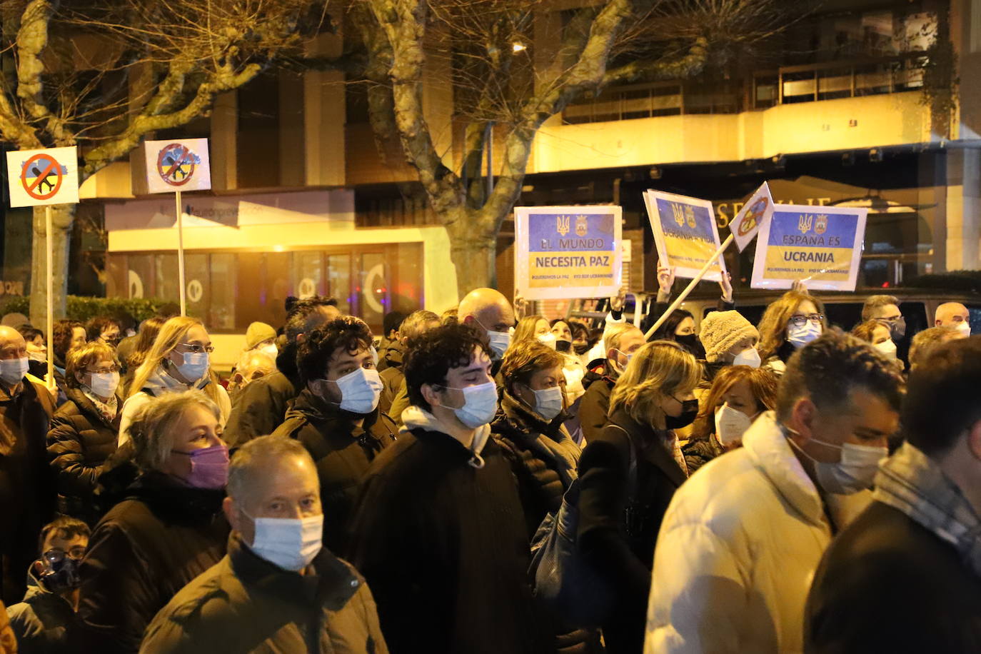 La comunidad ucraniana y los burgaleses, unidos en la manifestación por la paz en las calles de Burgos