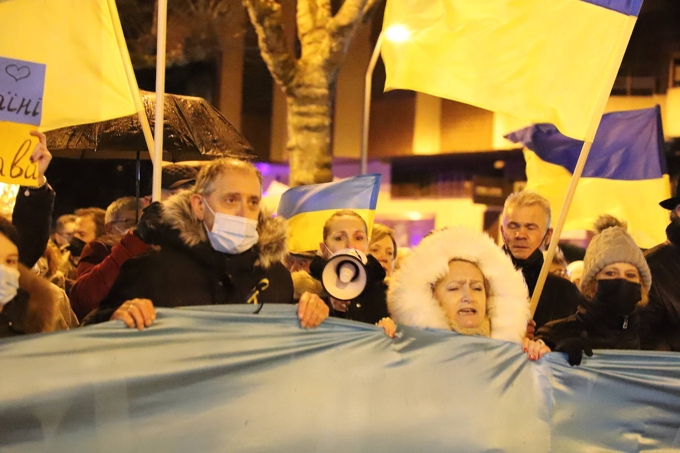 La comunidad ucraniana y los burgaleses, unidos en la manifestación por la paz en las calles de Burgos