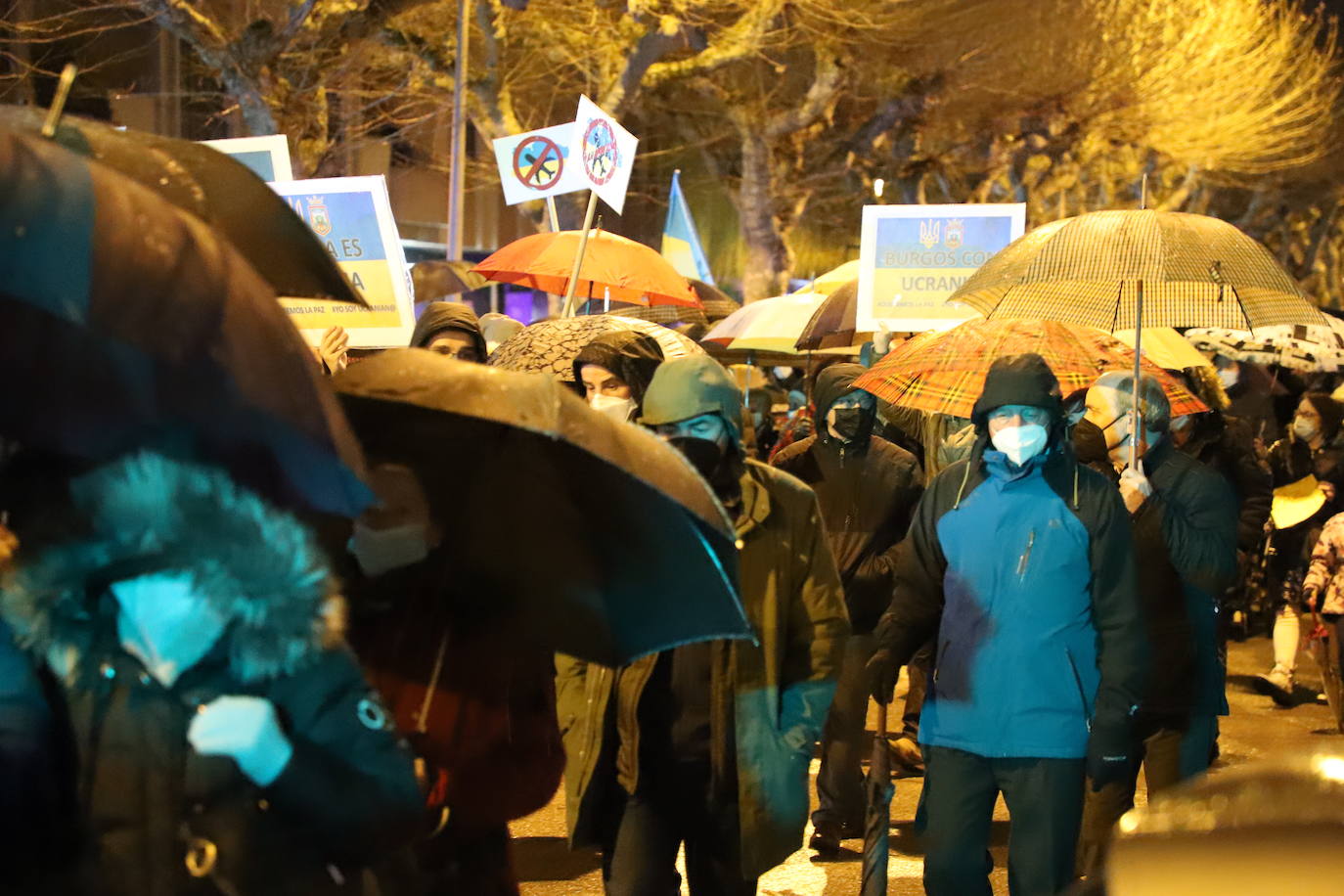 La comunidad ucraniana y los burgaleses, unidos en la manifestación por la paz en las calles de Burgos