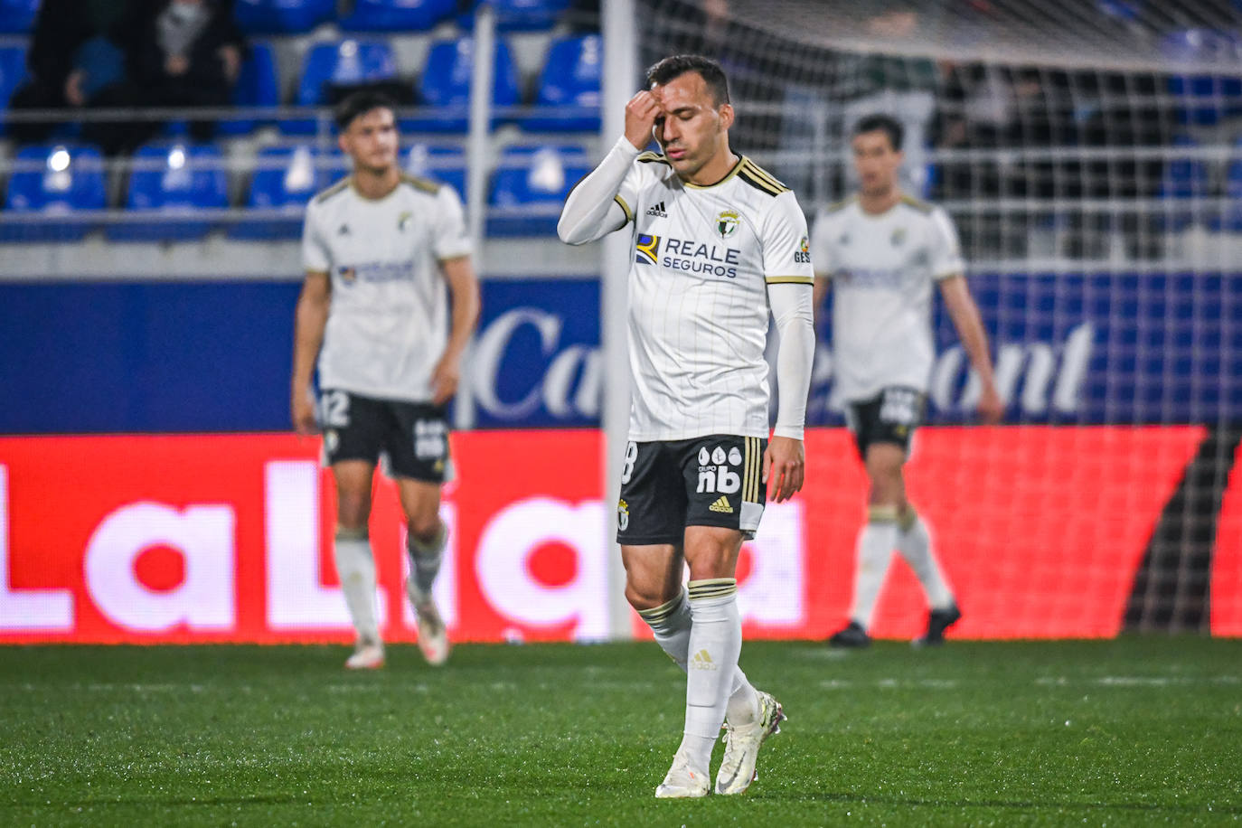 Fotos: El Burgos CF cae por la mínima ante el Huesca