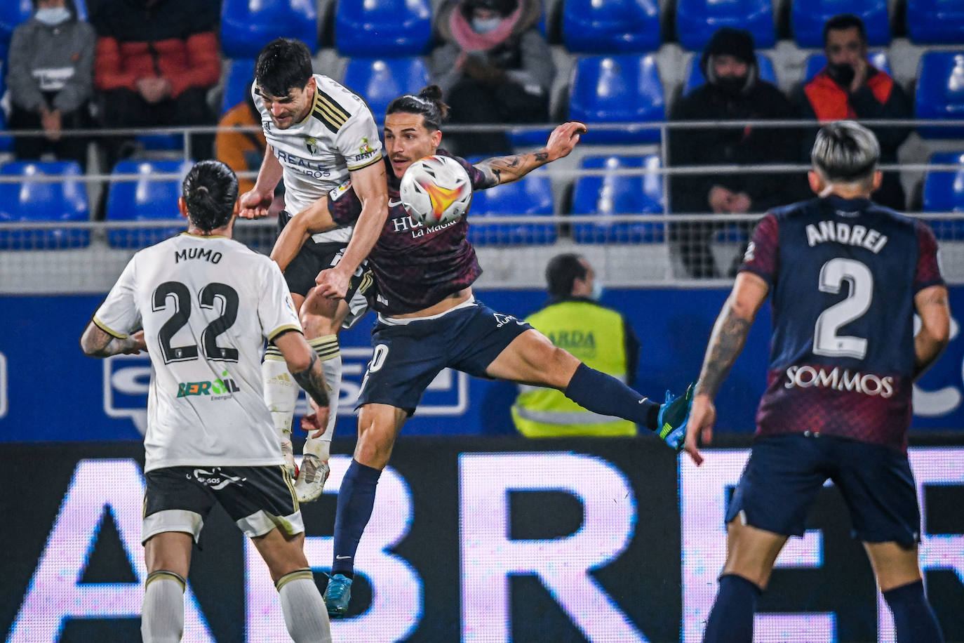 Fotos: El Burgos CF cae por la mínima ante el Huesca