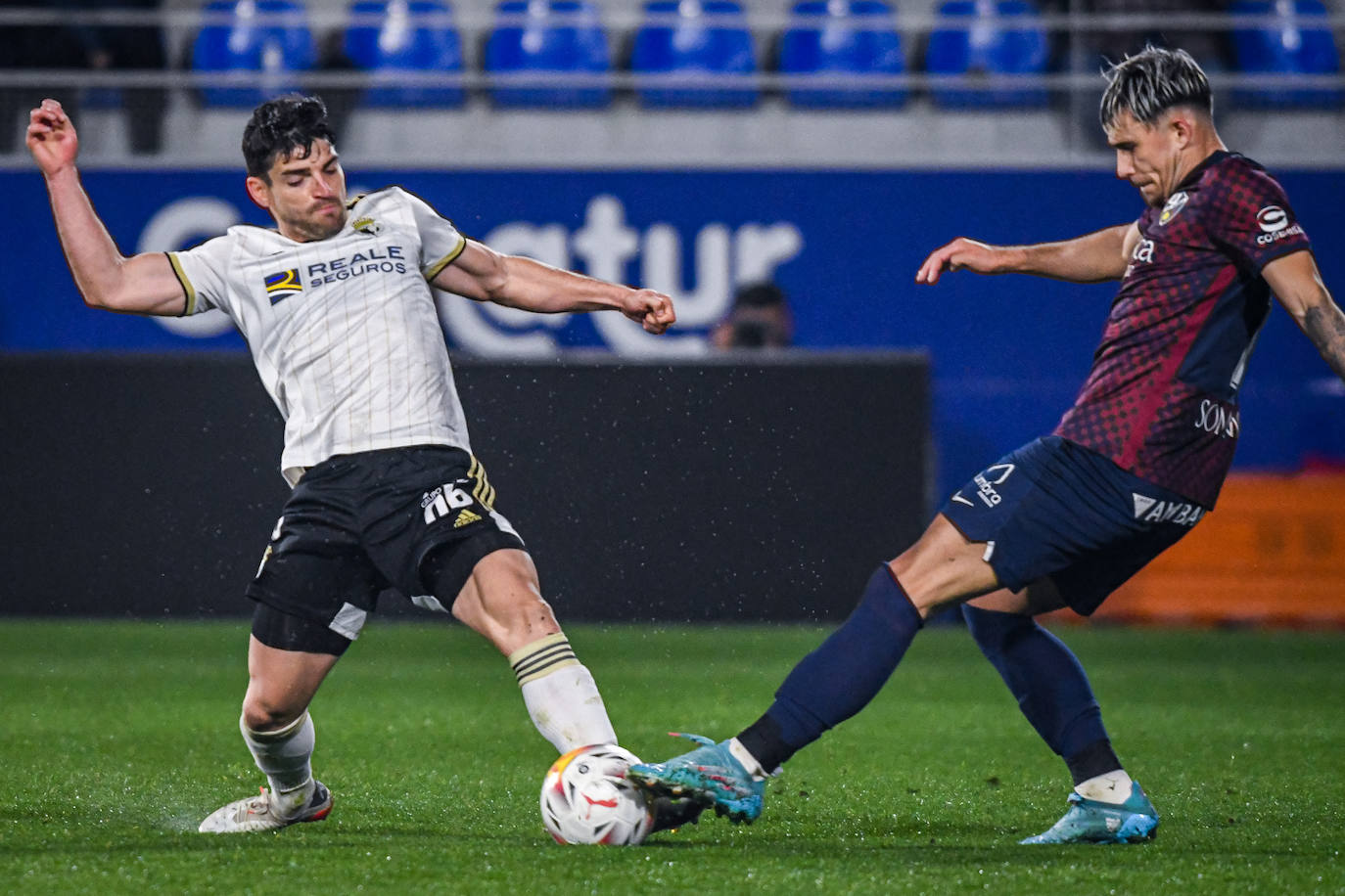 Fotos: El Burgos CF cae por la mínima ante el Huesca