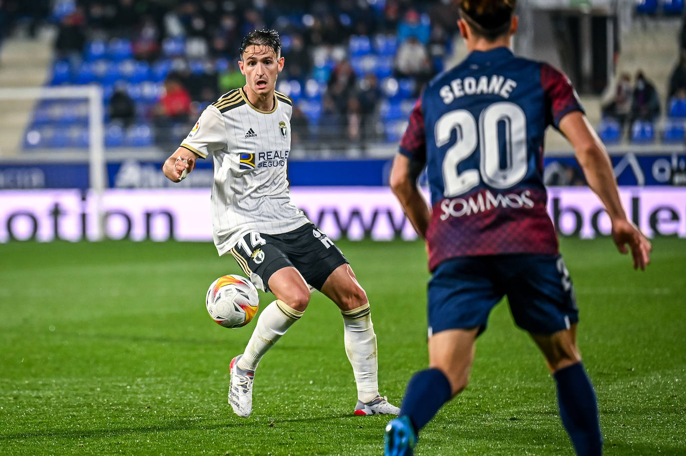 Fotos: El Burgos CF cae por la mínima ante el Huesca