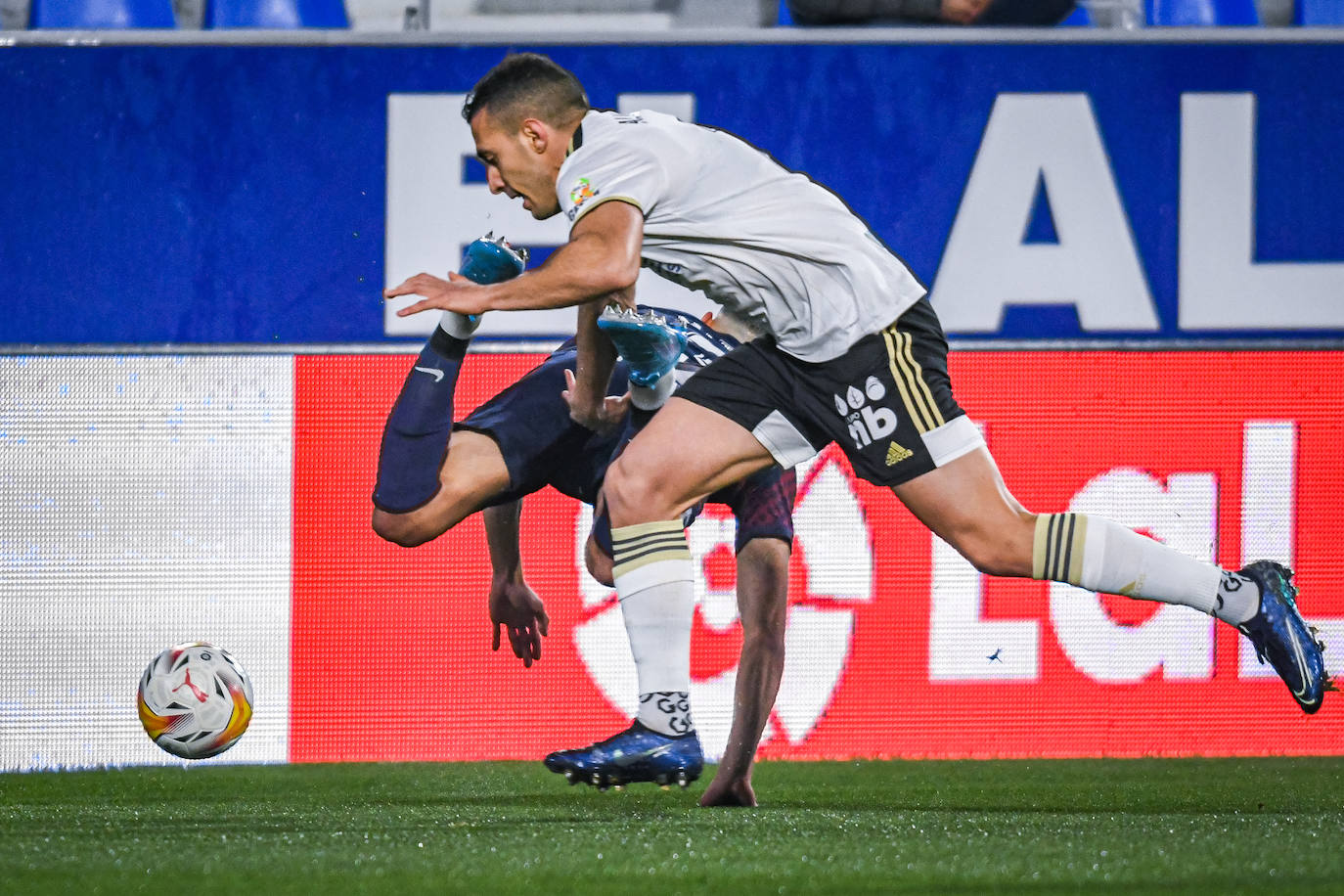 Fotos: El Burgos CF cae por la mínima ante el Huesca