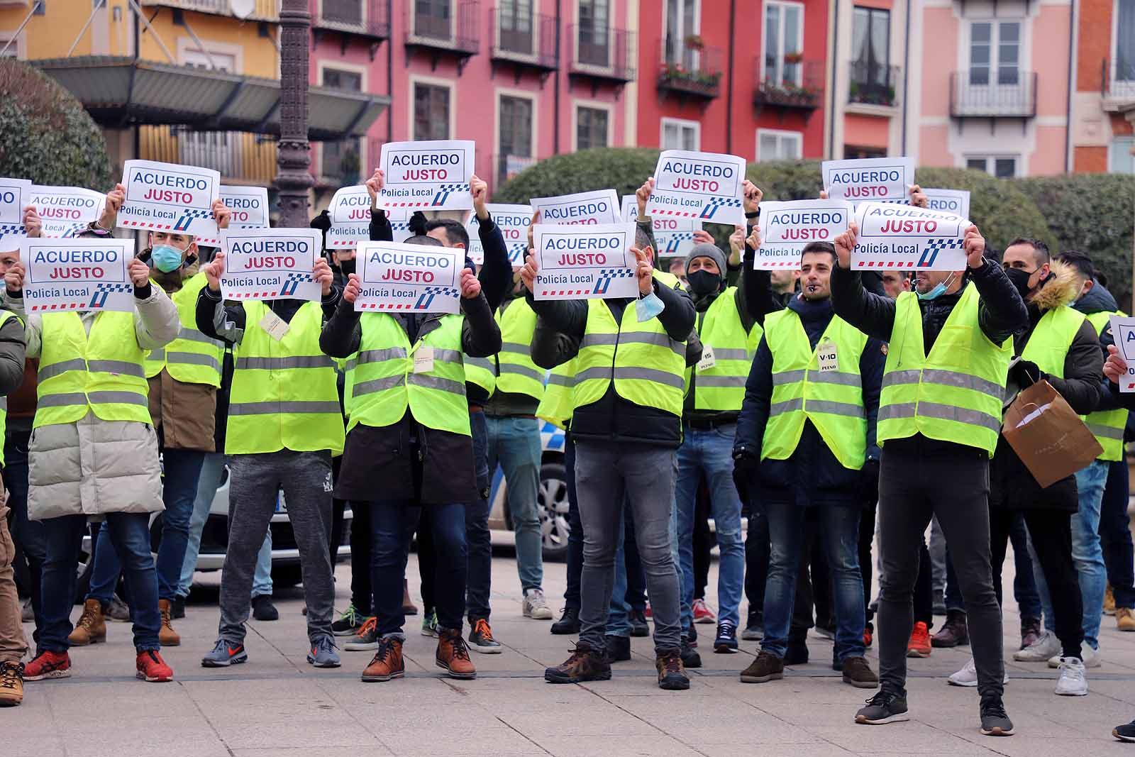 Fotos: Imágenes de la protesta de Policía Local en pleno del Ayuntamiento de Burgos