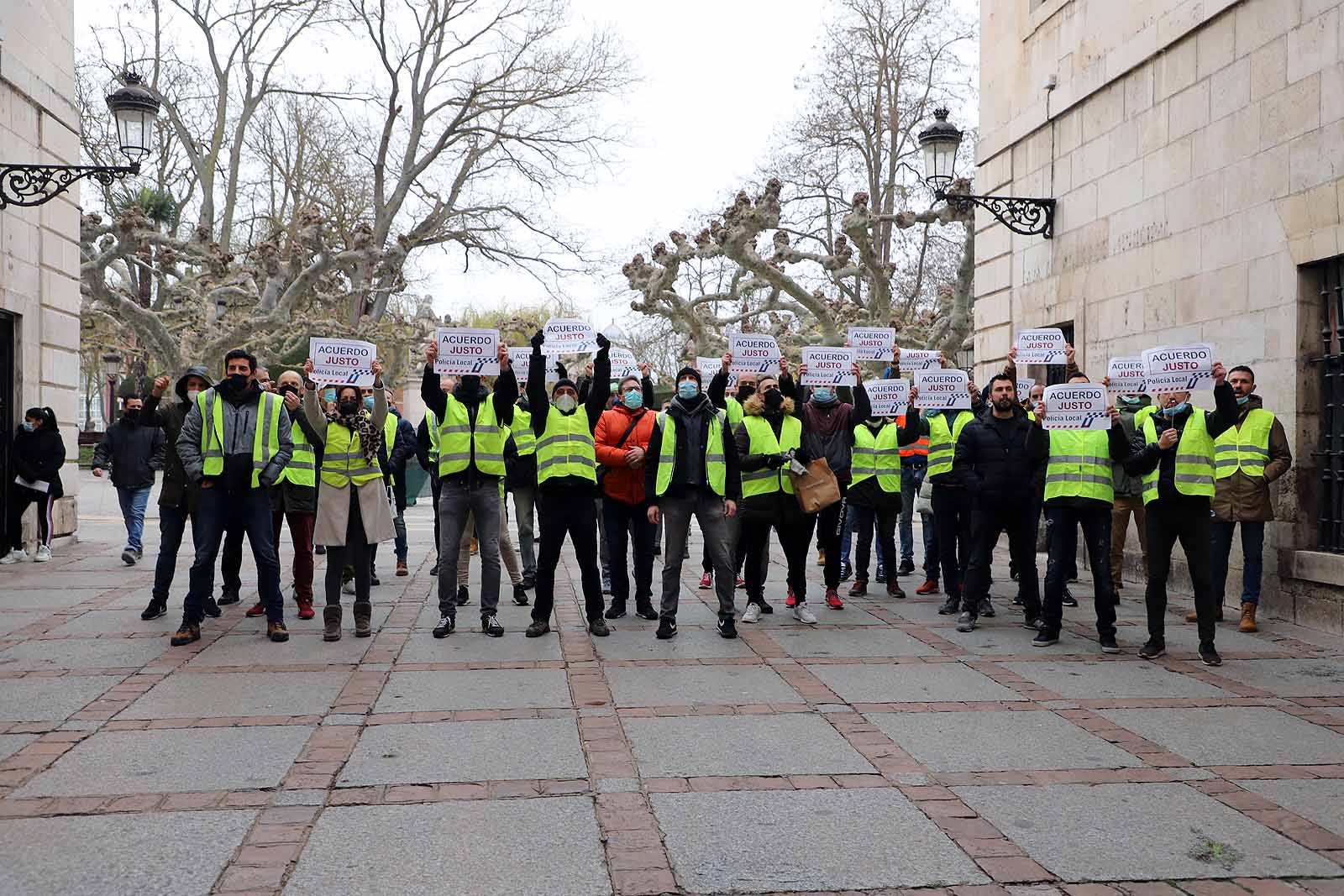 Fotos: Imágenes de la protesta de Policía Local en pleno del Ayuntamiento de Burgos