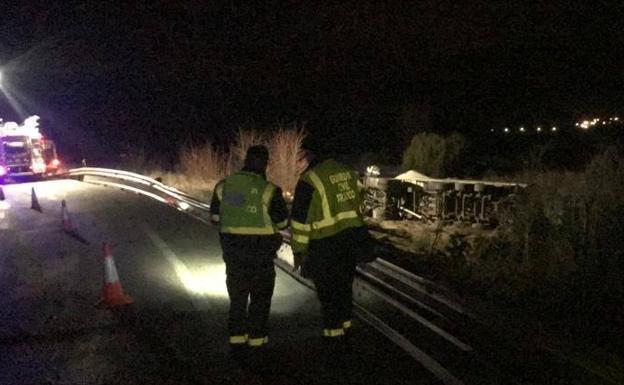 Muere un camionero de Aranda tras volcar con su vehículo en la provincia de Soria