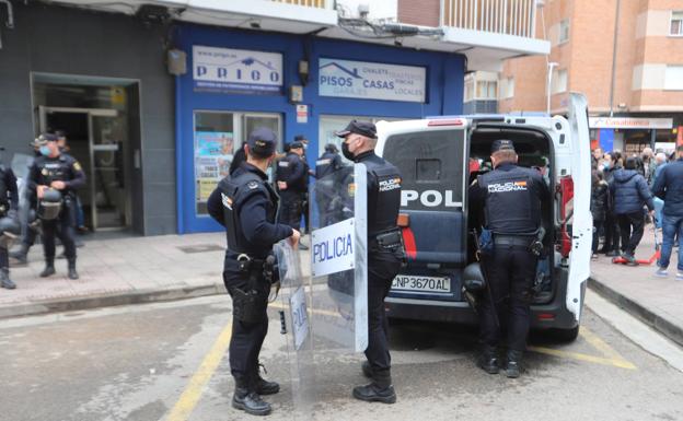 Un cuchillo de cocina de 20 centímetros, arma utilizada en la agresión mortal de Gamonal