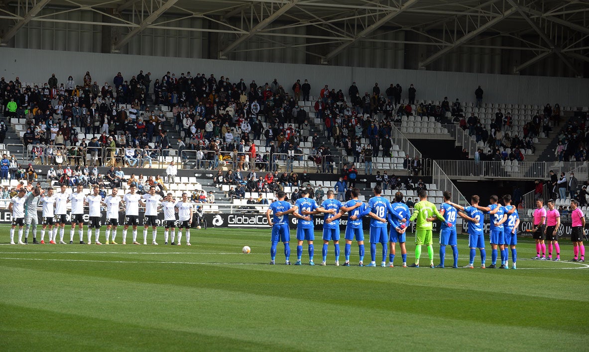 Fotos: El Burgos deja la permanencia encarrilada