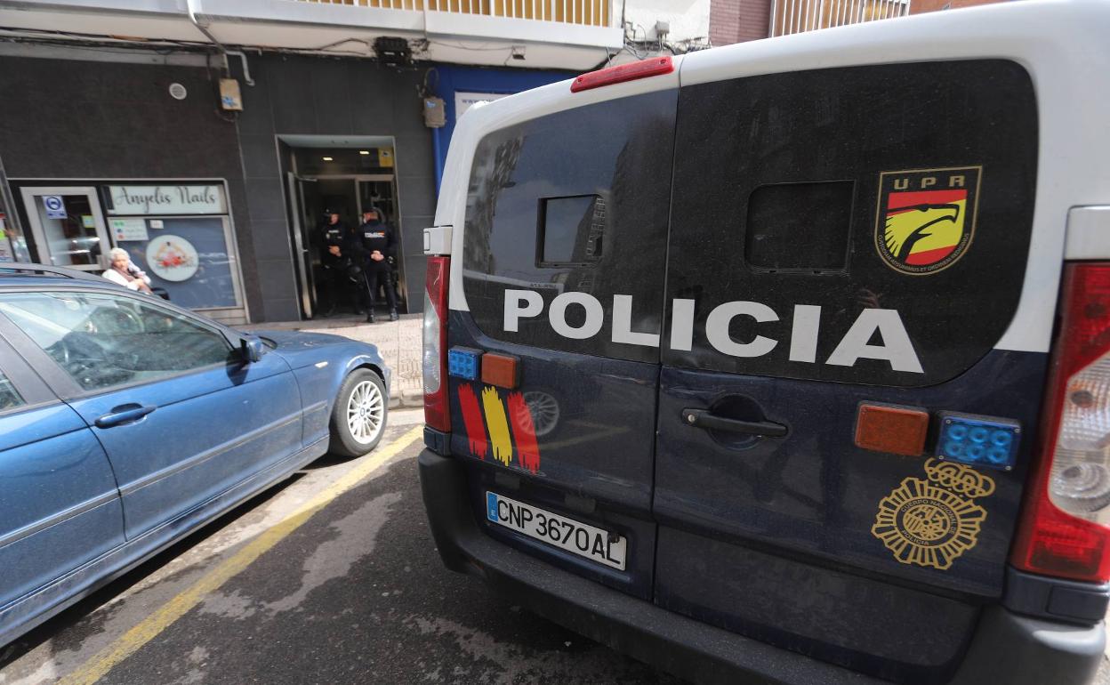 Las dos primeras detenciones se produjeron a última hora de la mañana del sábado. 