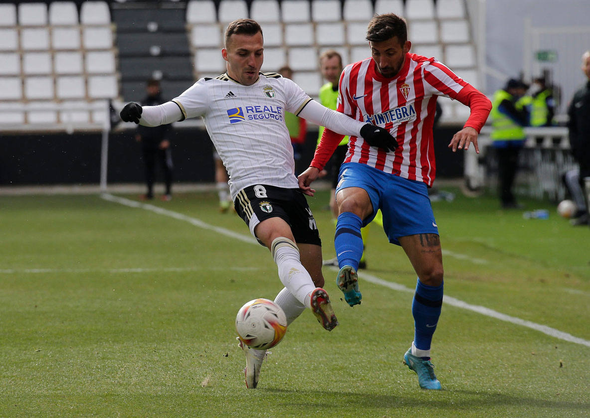 Imágenes del encuentro de la jornada 34 entre el Burgos CF y el Sporting de Gijón disputado en El Plantío