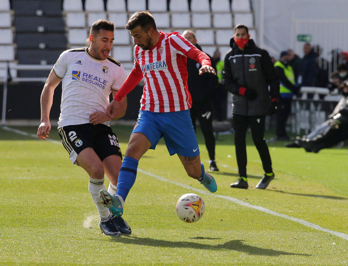 Imágenes del encuentro de la jornada 34 entre el Burgos CF y el Sporting de Gijón disputado en El Plantío