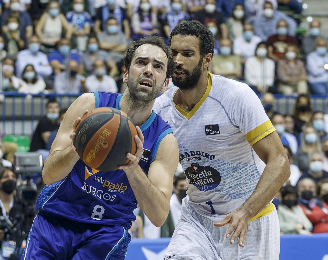 Fotos: El San Pablo no puede con Obradoiro