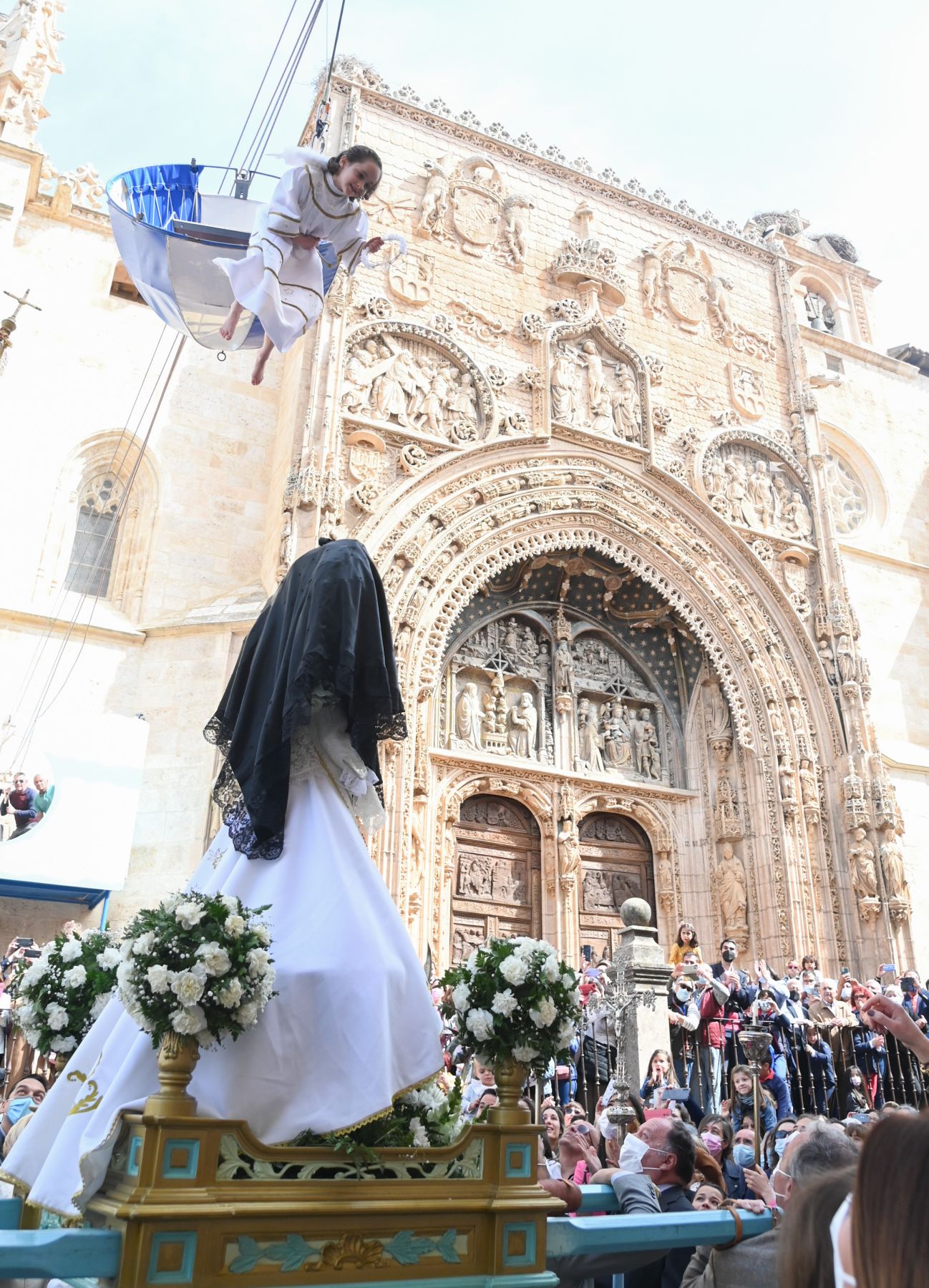 Fotos: La Bajada del Ángel pone punto y final a la Semana Santa de Aranda